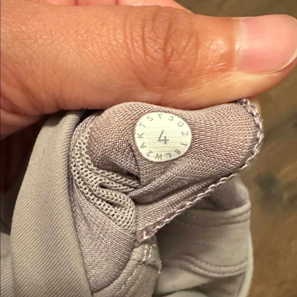Lululemon Pushing Limits Sports Bra Chrome 4 - Picture 4 of 4